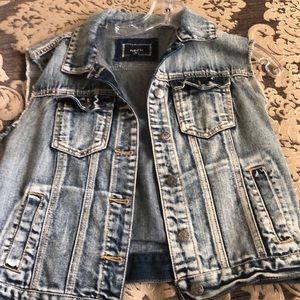 Jean Vest